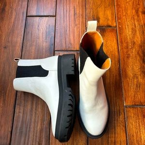 Lucky Brand Women’s Chelsea Boot—Women’s size 9. White with black heel